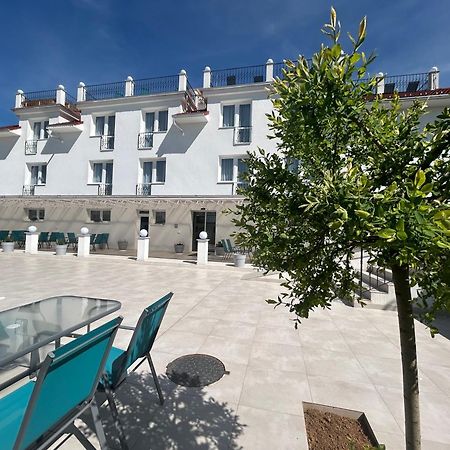 Danelis Hotel Edeleny Exterior photo